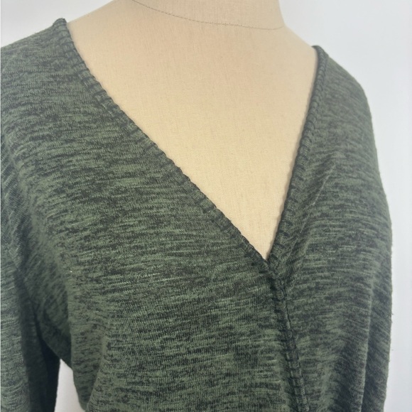 Ivory Wrap Sweater Green Black Tie Small - Picture 2 of 5